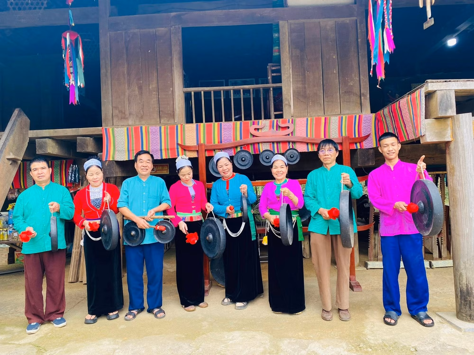 lang-muong1.jpg