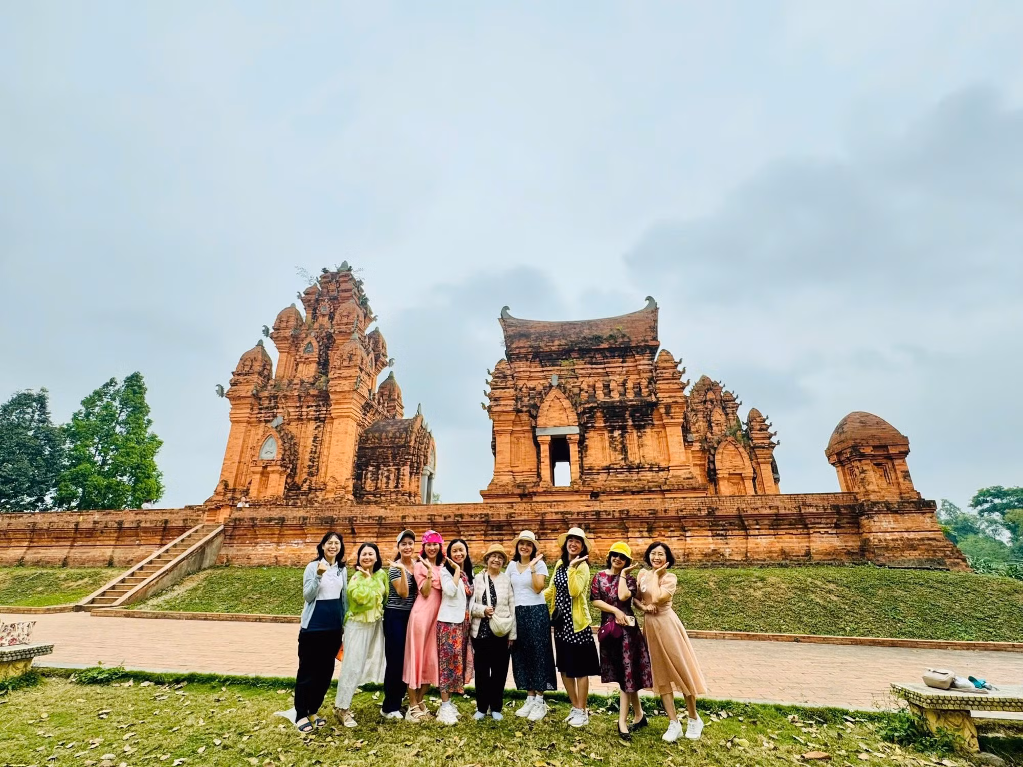 lang-thapcham.jpg