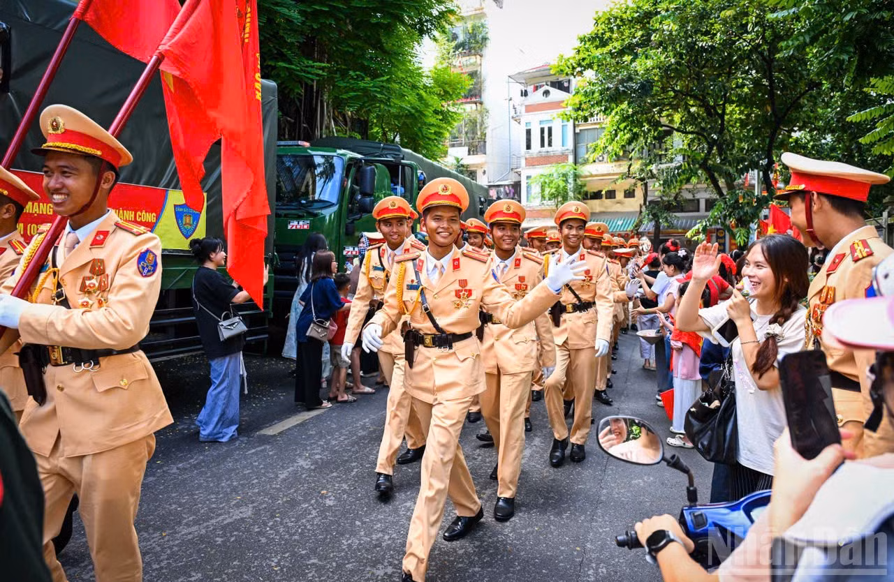 ndo_br_ngocha-chiatay2.jpg