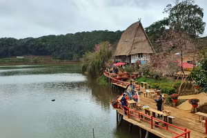 Hồ Đăk Ke (Măng Đen) là điểm đến thu hút du khách tham quan.