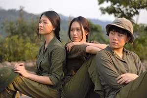 Cảnh trong phim Bình minh đỏ. Ảnh: Trần Chí Thành