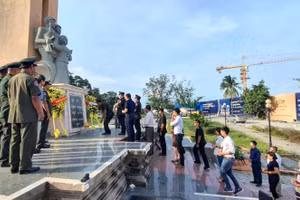 Gallery - 75 năm Cách mạng Tháng Tám và Quốc khánh 2-9 - image 15