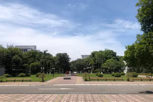 Khuôn viên Trường đại học Bách khoa Hà Nội (Ảnh: THÙY LINH)