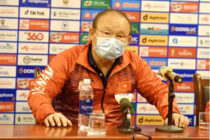 Huấn luyện viên Park Hang-seo tại buổi họp báo sau trận thắng 2-0 U23 Timor-Leste tối 15/5. (Ảnh: TRẦN HẢI)