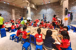 Hoạt động trải nghiệm sáng tạo cho trẻ em tại không gian Complex 01 (Hà Nội).