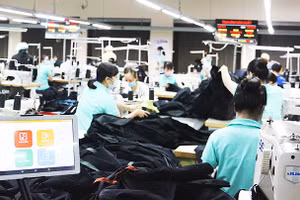 Mỗi chuyền có một máy tính bảng để sử dụng.