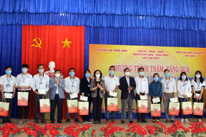Gallery - Lãnh đạo Đảng, Nhà nước chúc Tết Tân Sửu - image 4