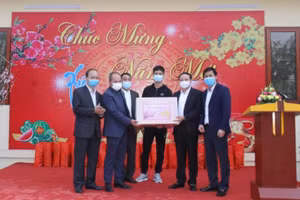 Gallery - Lãnh đạo Đảng, Nhà nước chúc Tết Tân Sửu - image 8