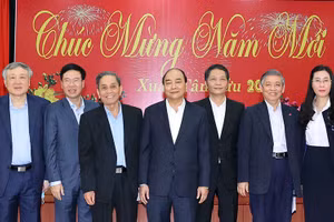 Gallery - Lãnh đạo Đảng, Nhà nước chúc Tết Tân Sửu - image 11