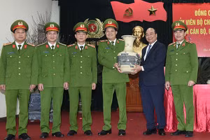 Gallery - Lãnh đạo Đảng, Nhà nước chúc Tết Tân Sửu - image 15