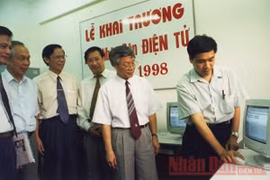 Gallery - Kỷ niệm 70 năm ngày Báo Nhân Dân ra số đầu - image 18