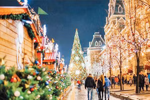 Dạo chơi trong đêm giao thừa ở Quảng trường Đỏ, Moscow.
