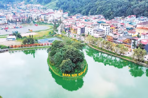 Khu du lịch quốc gia Sa Pa thơ mộng, hấp dẫn du khách. (Ảnh: TÂM THỜI - CÔNG HẢI)