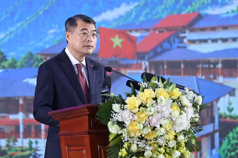 Thủ tướng Chính phủ Lê Minh Hưng phát biểu tại Lễ khai giảng năm học 2026-2027 và khánh thành các trường phổ thông nội trú liên cấp tại các xã biên giới đất liền. (Ảnh: chinhphu.vn/Nhật Bắc)