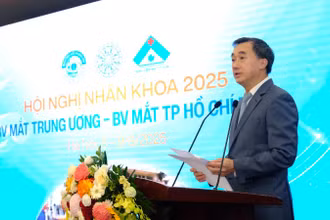 Thứ trưởng Y tế Trần Văn Thuấn phát biểu tại Hội nghị Nhãn khoa năm 2025.