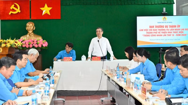 Ủy viên Trung ương Đảng, Phó Bí thư Thành ủy, Chủ tịch Ủy ban Mặt trận Tổ quốc Việt Nam Thành phố Hồ Chí Minh Nguyễn Phước Lộc phát biểu chỉ đạo tại buổi làm việc.