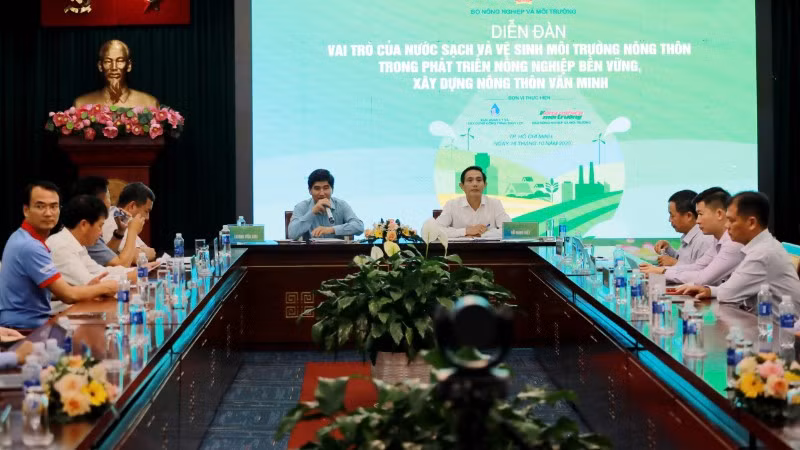 Quang cảnh diễn đàn.