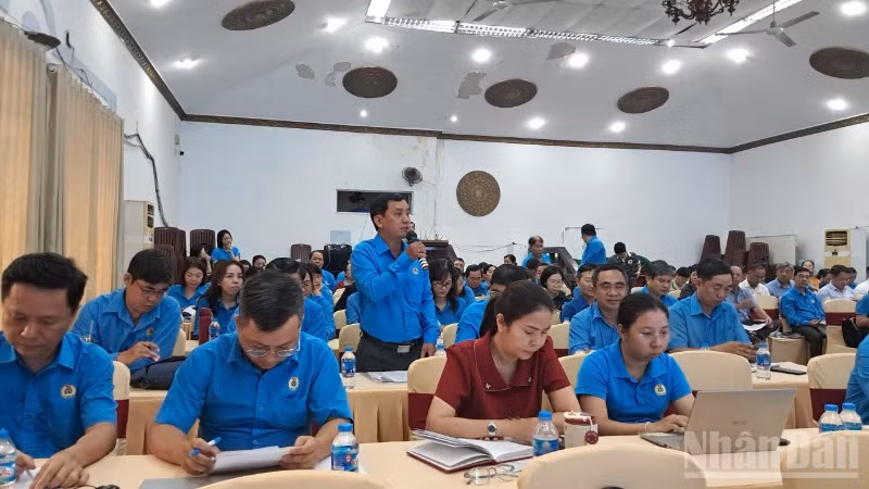 Các đại biểu góp ý Dự thảo văn kiện Đại hội Công đoàn Thành phố Hồ Chí Minh lần thứ I.