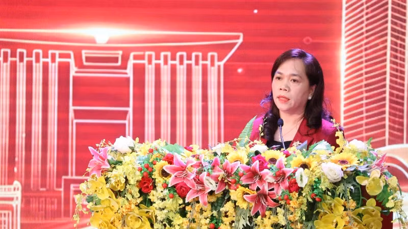 Đồng chí Nguyễn Thanh Xuân, Thành ủy viên, Phó Bí thư Đảng ủy Ủy ban nhân dân thành phố phát biểu tại hội nghị.