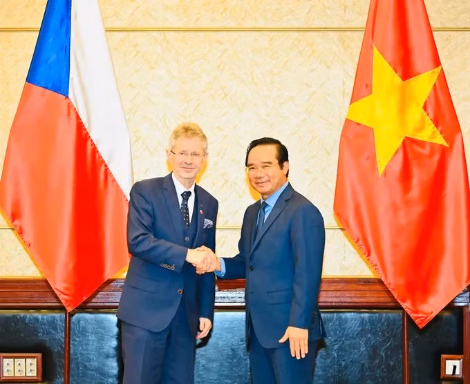 Chủ tịch Ủy ban nhân dân Thành phố Hồ Chí Minh Nguyễn Văn Được và Chủ tịch Thượng viện Quốc hội Cộng hòa Séc Milos Vystrcil tại buổi hội kiến. (Ảnh: VIỆT DŨNG)