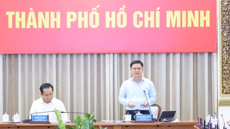 Đồng chí Nguyễn Mạnh Cường, Ủy viên Dự khuyết Trung ương Đảng, Phó Chủ tịch Ủy ban nhân dân thành phố phát biểu tại hội thảo.
