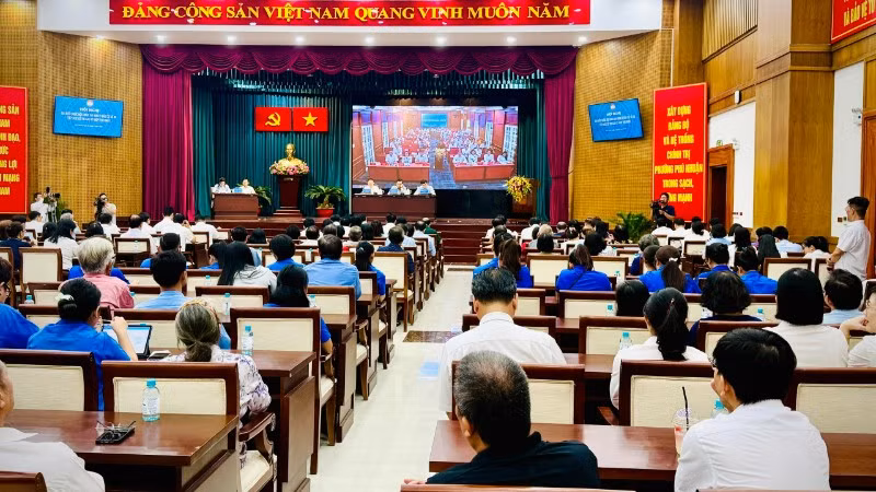 Toàn cảnh hội nghị.