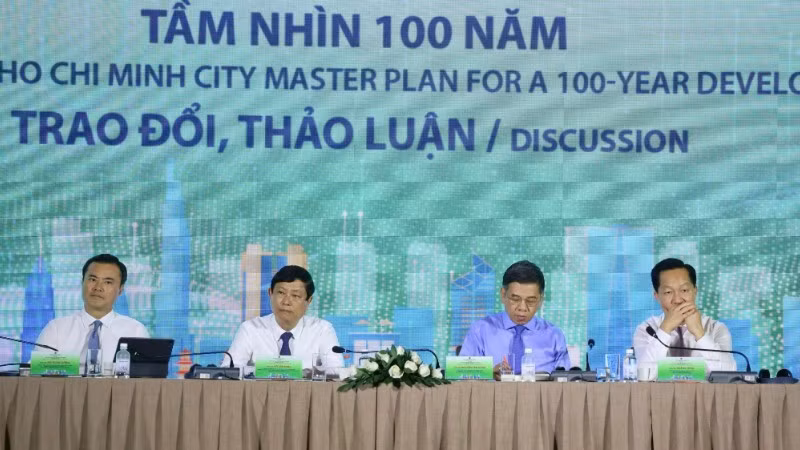 Các đồng chí chủ trì hội thảo.
