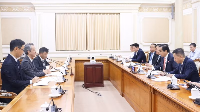 Toàn cảnh buổi làm việc.