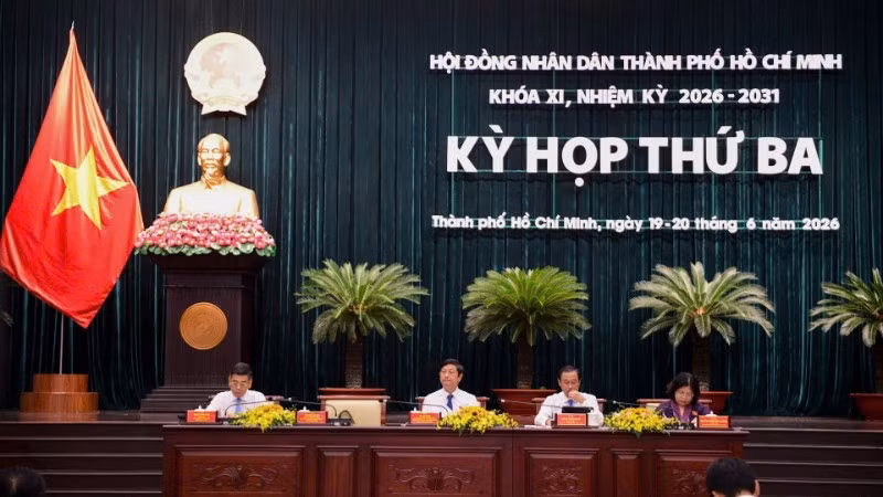 Các đồng chí chủ trì kỳ họp.