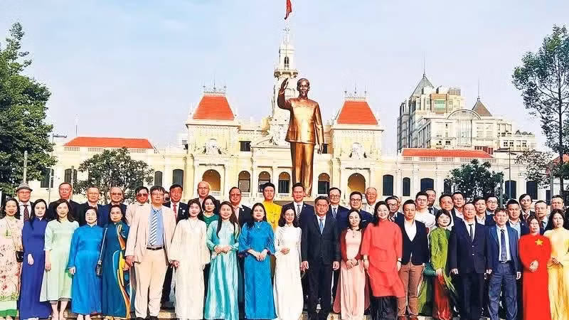 Đại biểu kiều bào dự họp mặt đại biểu người Việt Nam ở nước ngoài mừng Xuân Bính Ngọ 2026 tại Thành phố Hồ Chí Minh. (Ảnh: VƯƠNG LÊ)