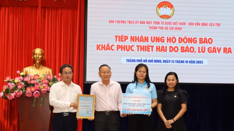 Ủy ban Mặt trận Tổ quốc Việt Nam Thành phố Hồ Chí Minh, Ban Vận động cứu trợ Thành phố đã tổ chức tiếp nhận từ 30 đơn vị, doanh nghiệp, tổ chức, cá nhân đăng ký, ủng hộ với tổng số tiền, hàng hóa là hơn 6 tỷ đồng.