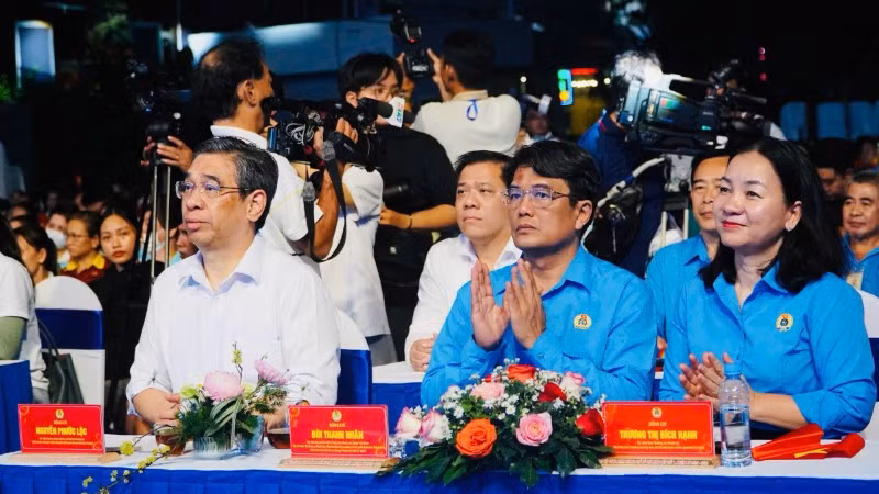 Tháng Công nhân lần thứ 18 được tổ chức với nhiều hoạt động ý nghĩa dành cho công nhân, lao động.