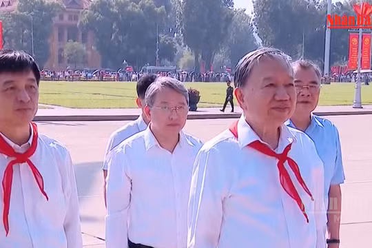 [Video] Tổng Bí thư, Chủ tịch nước Tô Lâm dâng hương tưởng nhớ Chủ tịch Hồ Chí Minh tại Hà Nội