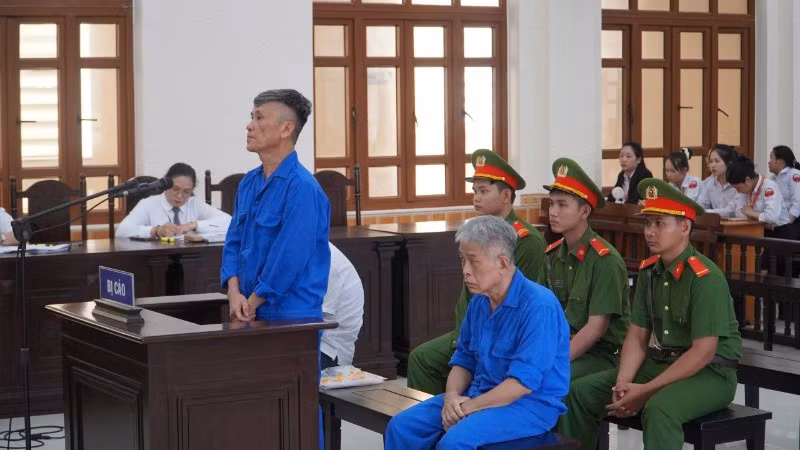 Các bị cáo tại phiên tòa.