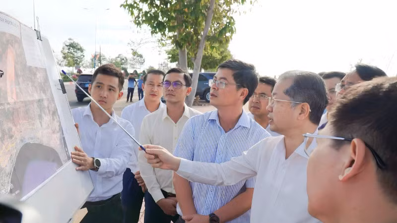 Đoàn công tác khảo sát các dự án của tỉnh Lâm Đồng.