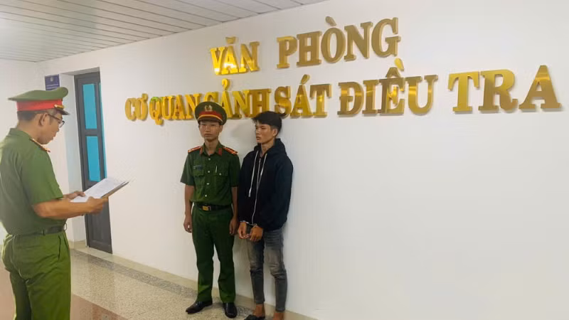 Công an tỉnh Lâm Đồng đã thi hành Lệnh bắt bị can để tạm giam đối với Nguyễn Da Huy.