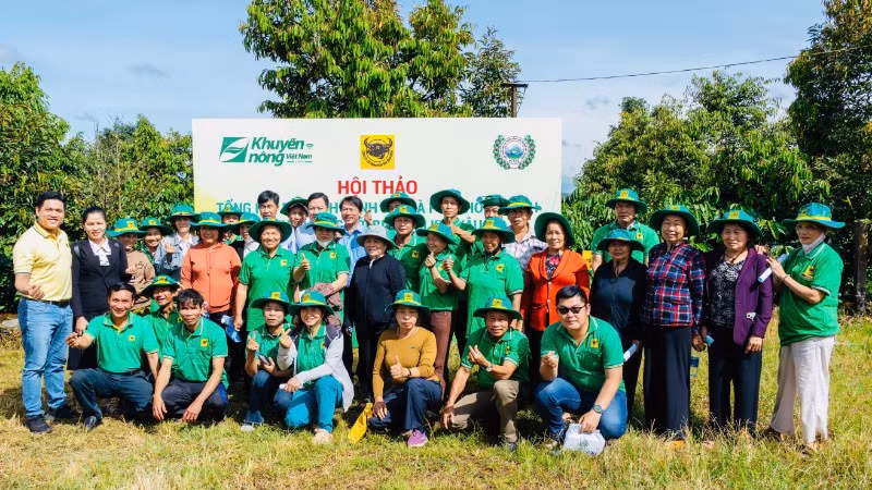 Nông dân Tây Nguyên tham dự Hội thảo tổng kết mô hình “Canh tác cà phê thông minh thích ứng với biến đổi khí hậu” giai đoạn 2023–2025 do Công ty cổ phần Phân bón Bình Điền, Trung tâm Khuyến nông Quốc gia và Viện Wasi tổ chức.