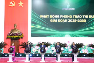 Lãnh đạo Petrovietnam ấn nút phát động phong trào thi đua giai đoạn 2025-2030.