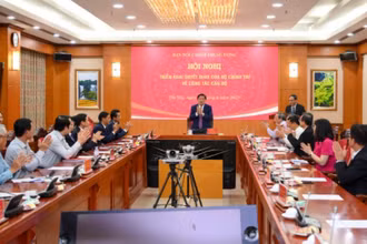 Đồng chí Phan Đình Trạc, Ủy viên Bộ Chính trị, Bí thư Trung ương Đảng, Trưởng Ban Nội chính Trung ương chủ trì hội nghị. (Ảnh: THẾ ĐẠI)