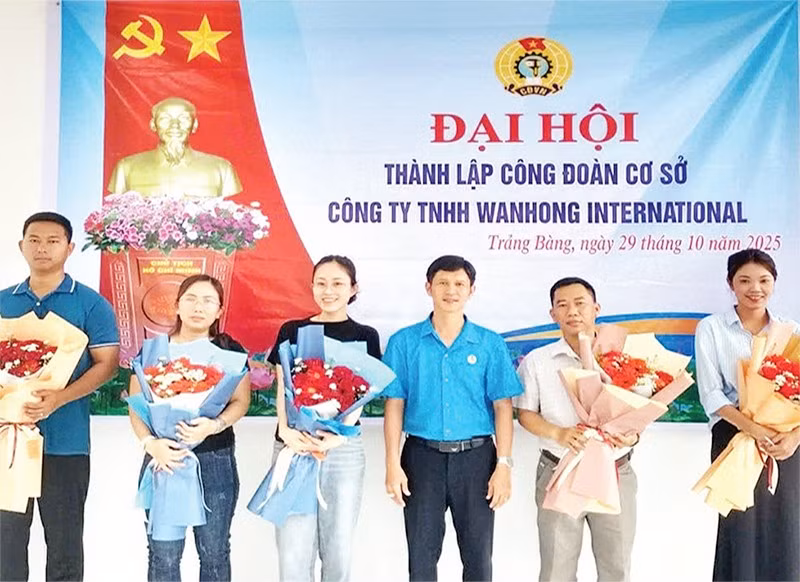 Công ty TNHH Wanhong International thành lập Công đoàn cơ sở.