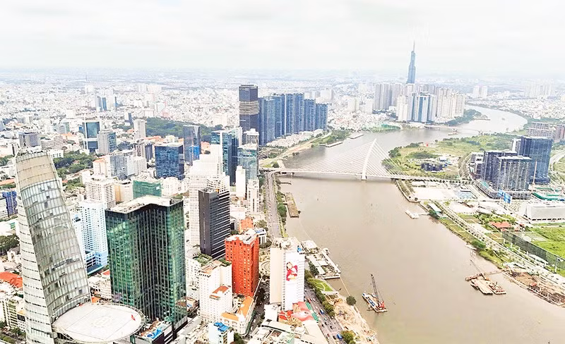 Là đô thị phát triển năng động, Thành phố Hồ Chí Minh có sức hấp dẫn dòng vốn đầu tư từ nước ngoài. (Ảnh THẾ ANH)