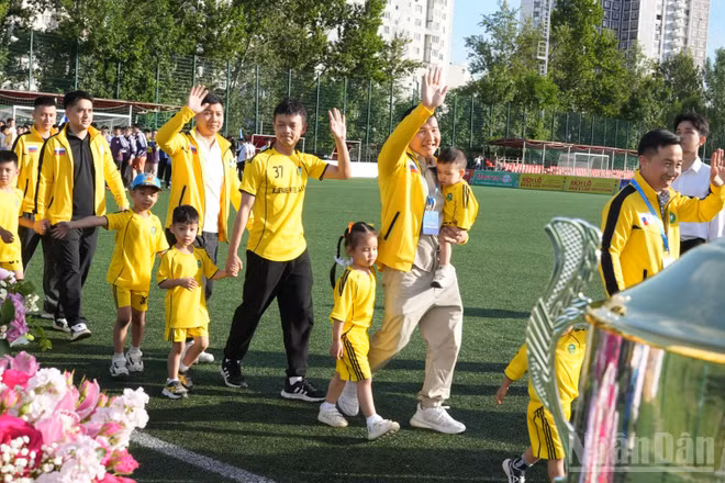 FC Sông Lam Nghệ An Moscow tham gia giải đấu. (Ảnh: THANH THỂ)