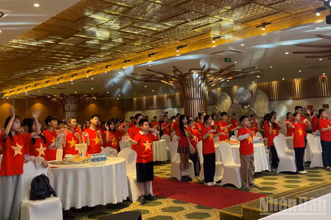 100 thí sinh xuất sắc nhất của cuộc thi.