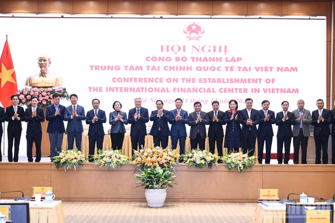 Lễ ra mắt Hội đồng điều hành Trung tâm Tài chính quốc tế tại Việt Nam.