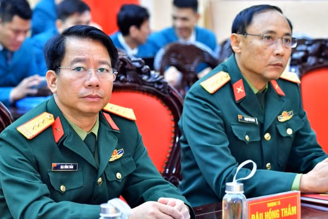 Các đại biểu tham gia buổi khai mạc. (Ảnh: TRỌNG KIÊN)