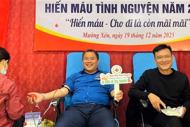  Hành động hiến máu không chỉ là sự sẻ chia về vật chất mà còn là biểu hiện của lòng nhân hậu, tinh thần trách nhiệm và tình yêu thương giữa con người với con người.