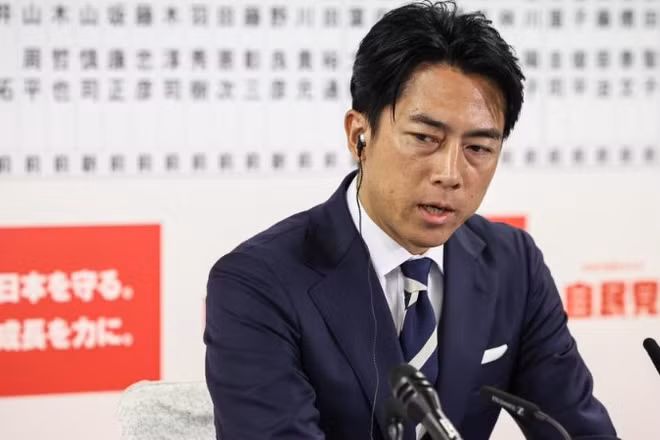 Ông Koizumi Shinjiro, Chủ tịch Ủy ban Chiến lược bầu cử của Đảng Dân chủ Tự do cầm quyền của Nhật Bản phát biểu trong cuộc họp báo tại Tokyo ngày 27/10/2024. (Ảnh: Xinhua)