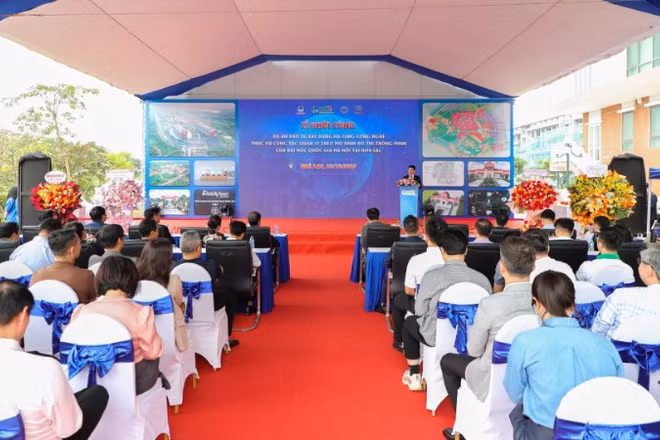 Toàn cảnh Lễ khởi công Dự án “Đầu tư xây dựng hạ tầng công nghệ phục vụ công tác quản lý theo mô hình đô thị thông minh”.