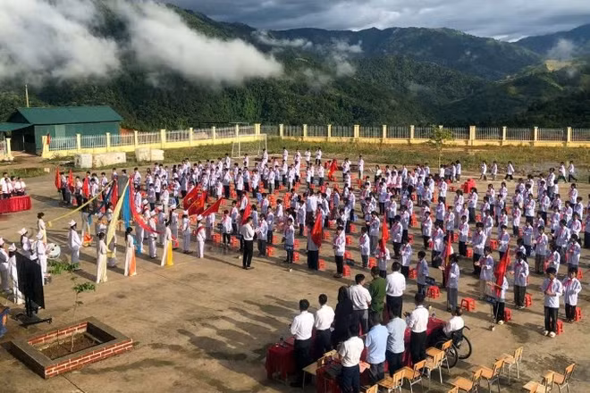 Khai giảng năm học mới tại Trường phổ thông dân tộc bán trú tiểu học và trung học cơ sở Pa Ủ (Lai Châu).