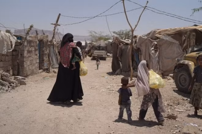 Yemen hiện đang phải vật lộn với nạn đói và suy dinh dưỡng, chủ yếu là do các cuộc xung đột đang diễn ra, khủng hoảng kinh tế và thảm họa khí hậu, khiến hàng triệu người dễ bị tổn thương trước nguy cơ nạn đói. (Ảnh: UNWFP)